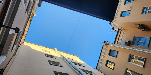 Trabajos Verticales en Fachadas de Edificios / Viviendas Ciutat Vella · Pintado de Fachadas y Patios Interiores de Luces