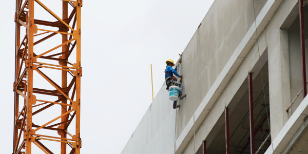 Trabajos Verticales en Fachadas de Edificios / Viviendas Ciutat Vella · Pintar Edificios de Construcción de Obra Nueva